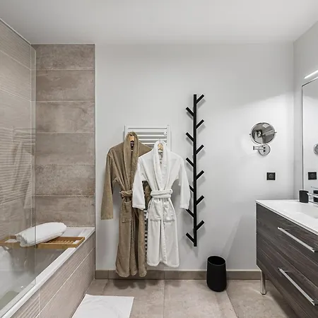 Neuf, 4 Personnes, Terrasse, 15 Min Du Centre De - Fr-1-569-96 *